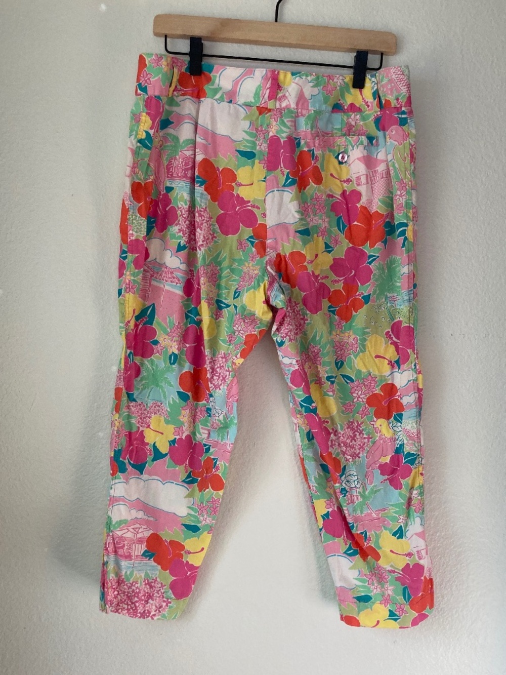 Lily Pulitzer White Tag Capris sz 14 Beach Tropical Floral Lightweight Resort - Picture 4 of 7
